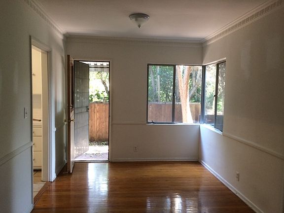 2nd image of 2258 S Beverly Glen Blvd APT 3