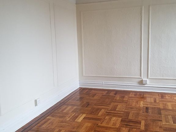 3rd image of 1565 Thieriot Ave