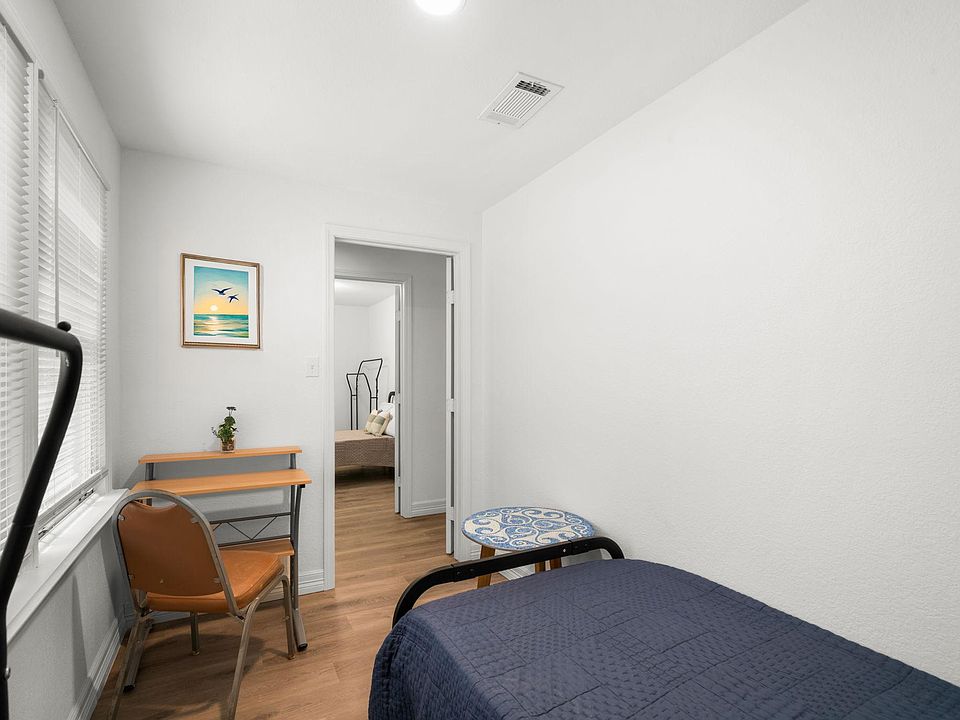 Full furnished comfortable bedroom w/ all amenities.