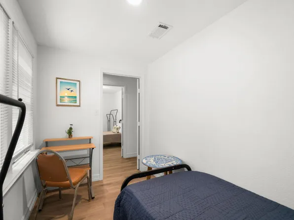 (undisclosed Address), Houston, TX 77021