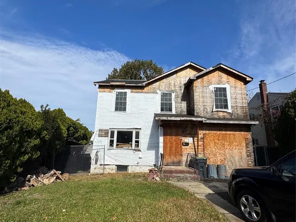 9 Coyne Court, Bergenfield, NJ 07621
