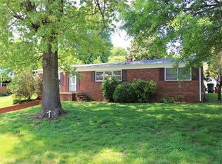 702 Westside Dr, Newton, NC 28658