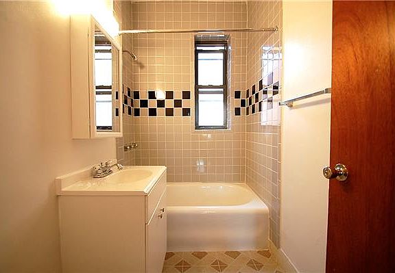 5th image of 4342 45th St APT 3O