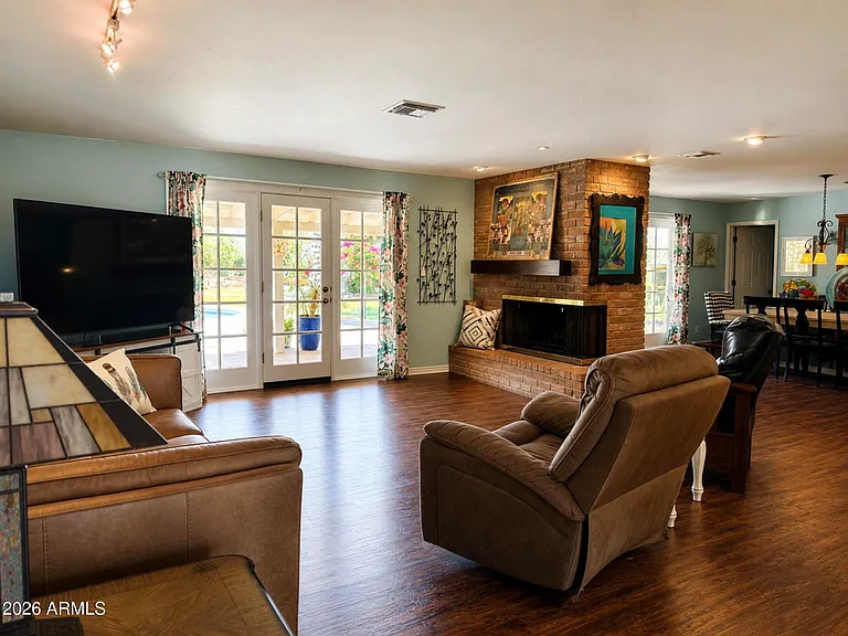 7026 E Sunnyside Dr — Photo 6