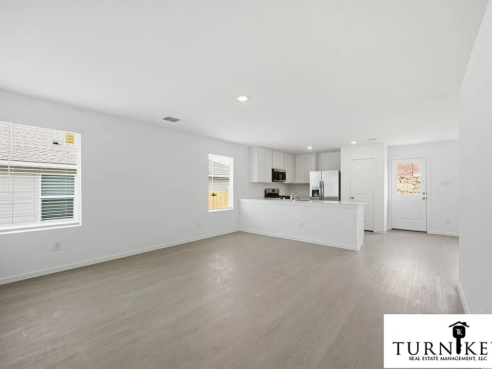 10744 Gun Barrel St