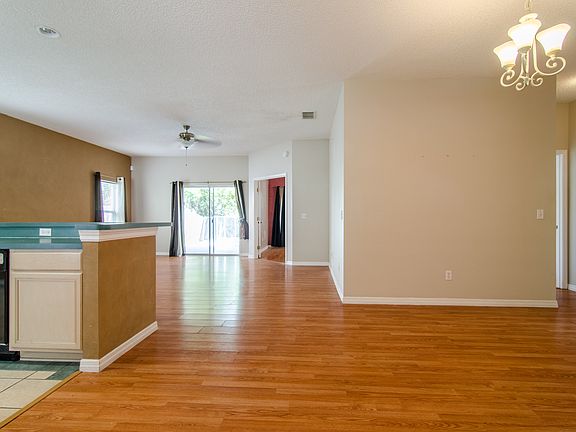 4th image of 383 Woodbury Pines Cir