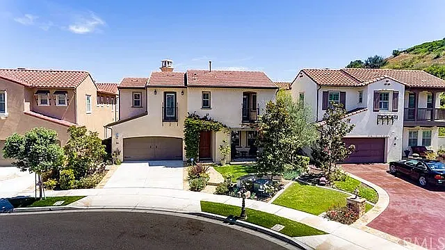 5 bed, 4.5 bath, 3465 sqft, $10,000 — Photo 1