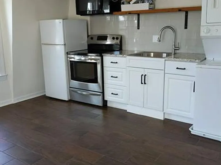 2219 Maryland Ave — Photo 7