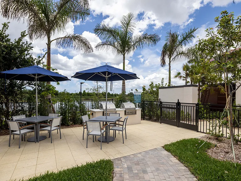 Locklyn West Palm — Photo 21