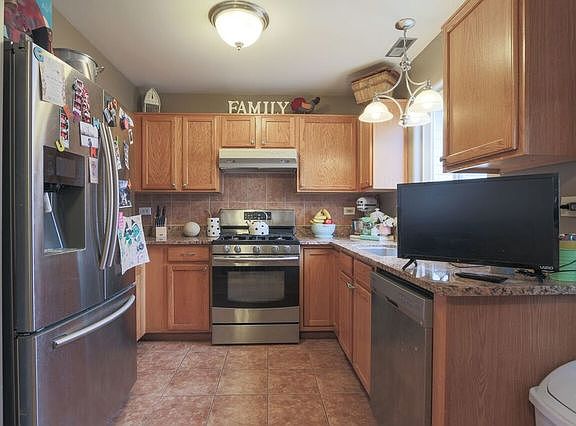 4th image of 2713 Canyon Dr