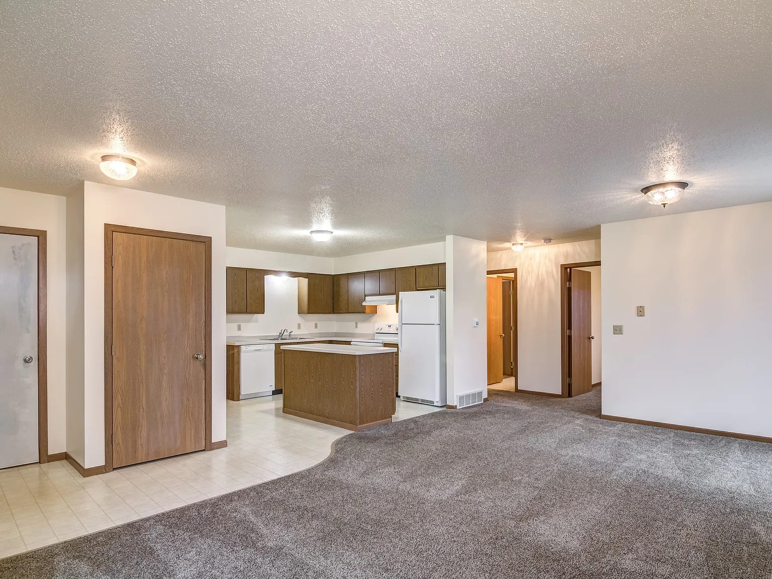 2 bed, 1.5 bath, 950 sqft, $1,295 — Photo 4