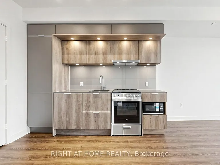448 Burnhamthorpe Rd W #6210 — Photo 11