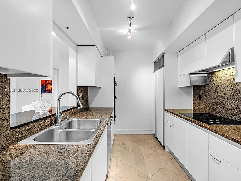 1500 Ocean Dr #704 — Photo 9