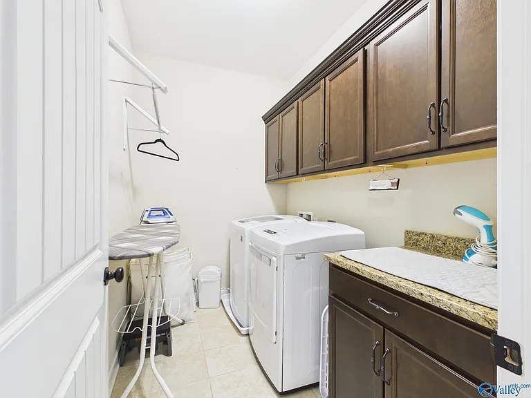 148 Kelso Blvd — Photo 40