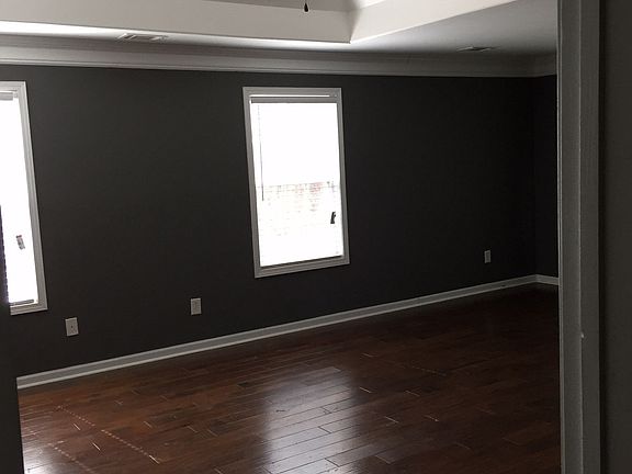 2nd image of 181 Nettie Ln
