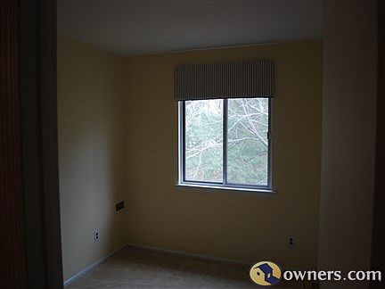 Bright 2nd Bedroom or Office with double closet