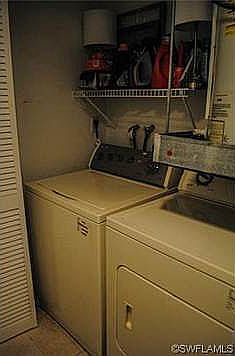 Laundry with sliding door 