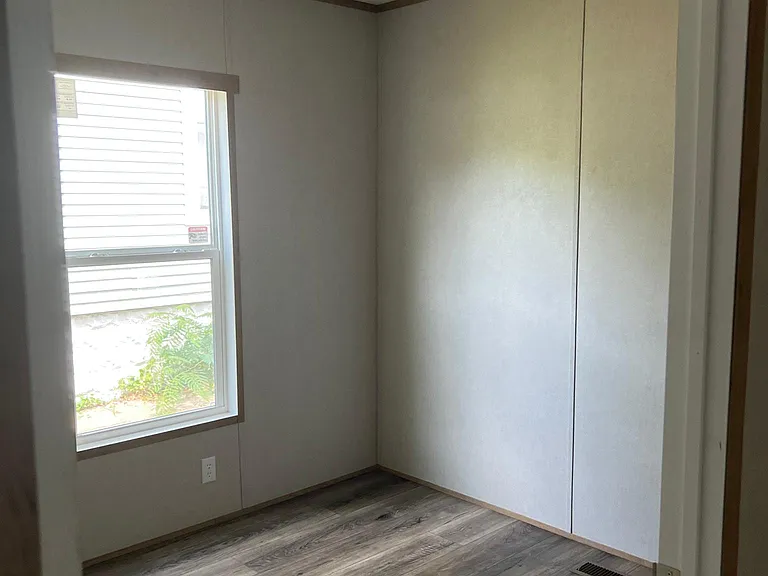 716 E Burnett Ave — Photo 28