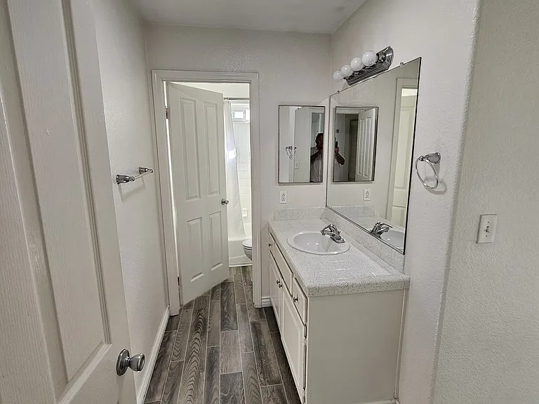 1672 Missouri St — Photo 11