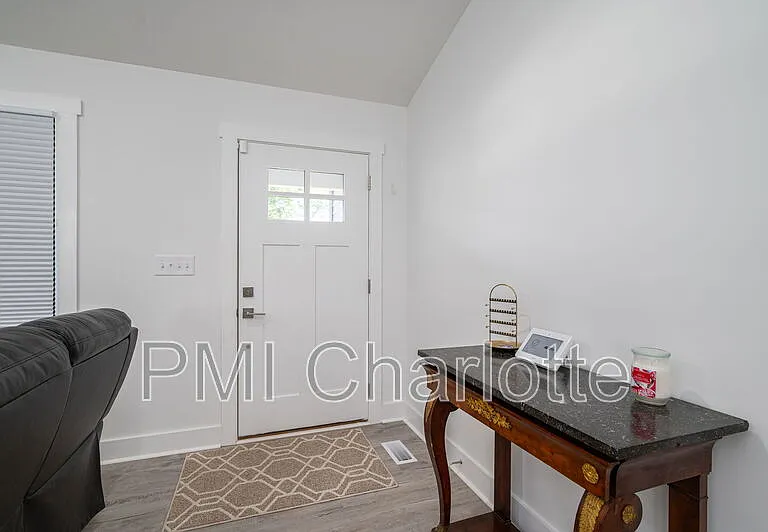 2128 Chatfield Rd — Photo 6