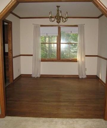 4th image of 25 Hamlin Dr