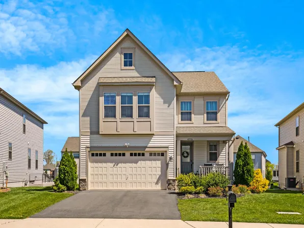 42526 Oxford Forest Cir, Chantilly, VA 20152