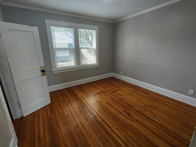 619 17th St #2 — Photo 3