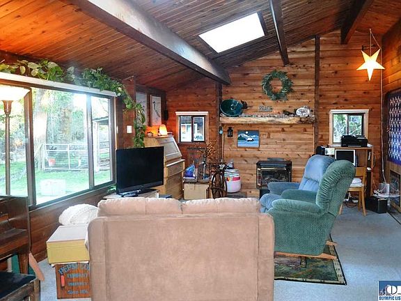 3rd image of 484 Dodger Ln
