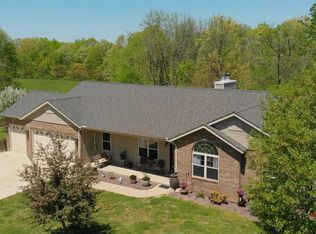 18888 Beaver Lake Rd, Fieldon, IL 62031