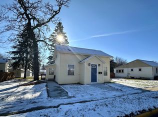 509 8th Ave, Baraboo, WI 53913