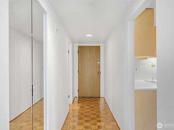 5th image of 1101 Seneca Street #402