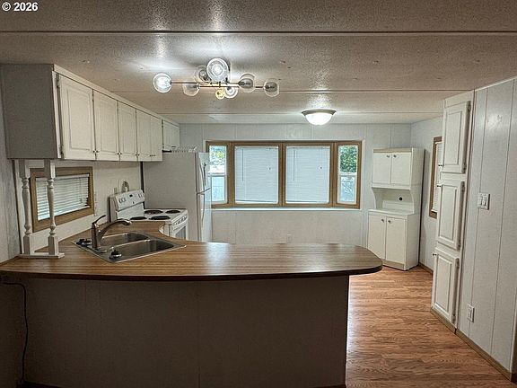 5th image of 1600 Rhododendron Dr Space 293
