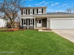 774 Blazing Star Trl, Cary, IL 60013