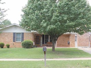 3313 Robinhood Ln, Texarkana, TX 75501