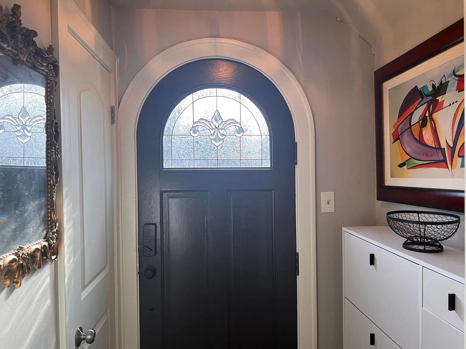 614 W Troy St — Photo 2