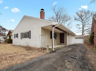 910 S Wabash Ave, Urbana, IL 61801