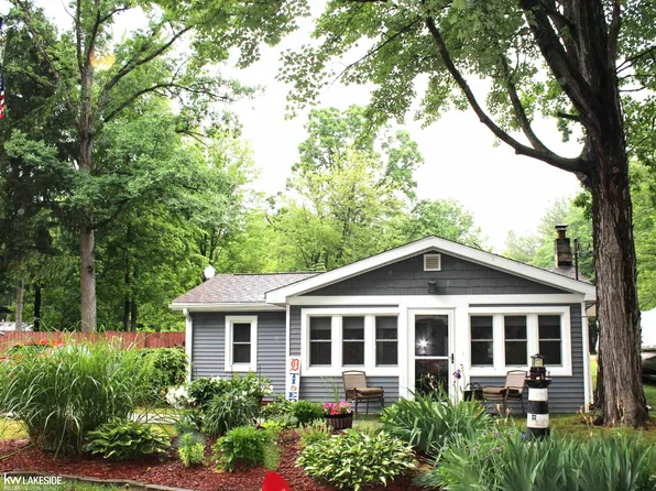 1137 Maplewood St, Beaverton, MI 48612