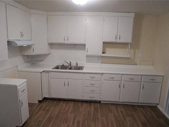 4th image of 4113 Diller Dr