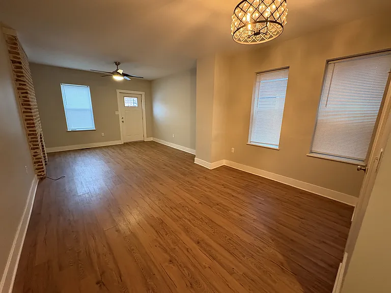 1621-31 Oak St #1631 — Photo 3