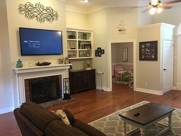 5th image of 515 Trailridge Cir