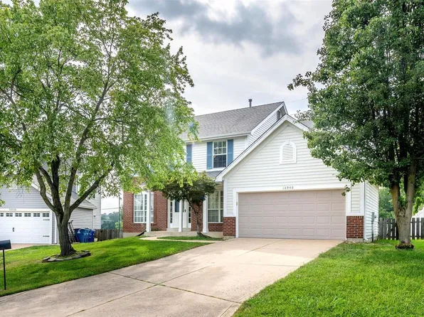 16940 Kingstowne Place Dr, Ballwin, MO 63011