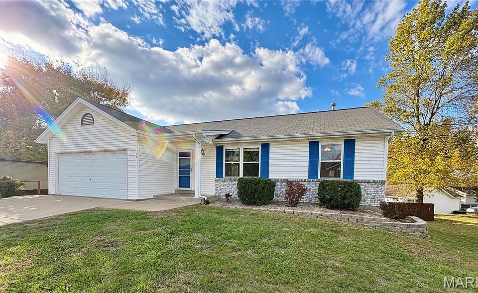 1st image of 38 Amberly Dr
