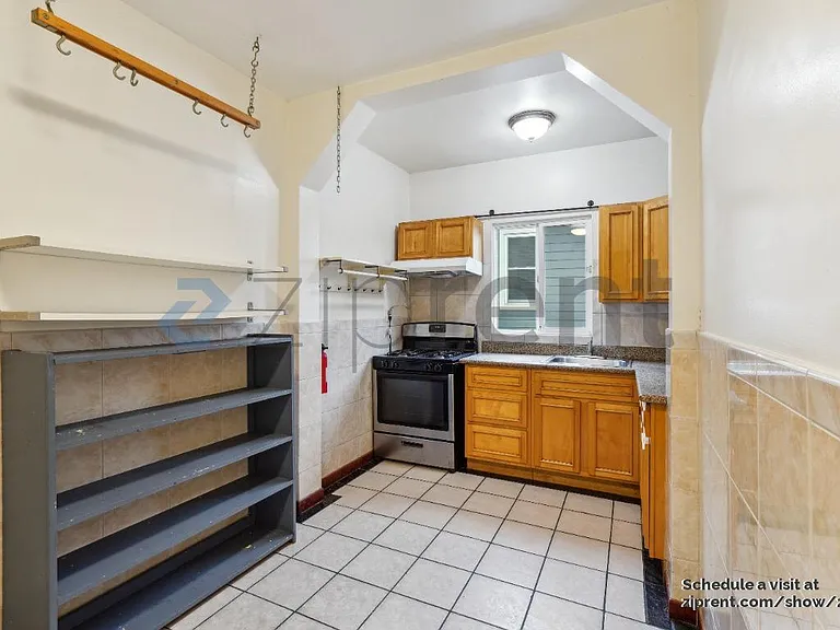 953 Apgar St — Photo 5