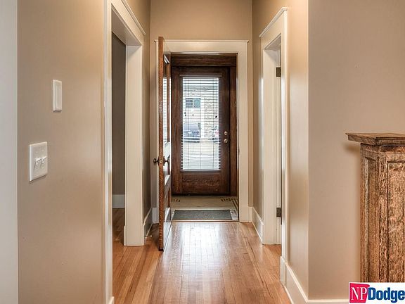 4th image of 4102 Davenport St