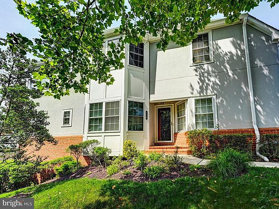 2nd image of 110 Old Plantation Way #110