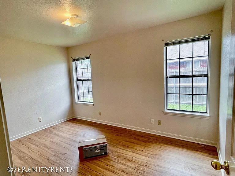 5209 Morning Glen Ln #B — Photo 6
