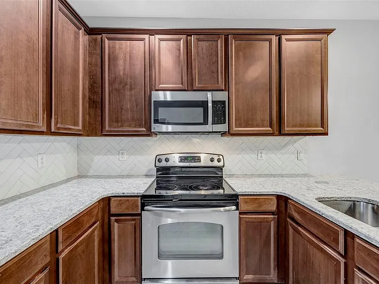 6705 Holly Heath Dr — Photo 14