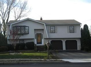 1656 Ratzer Rd, Wayne, NJ 07470