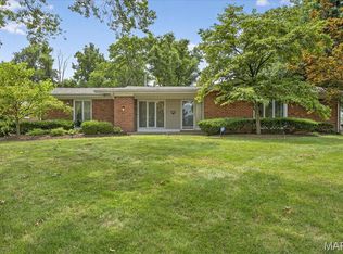 1236 Warson Pines Dr, Saint Louis, MO 63132