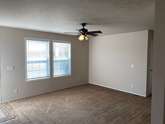 3rd image of 1135 W Superior St #211